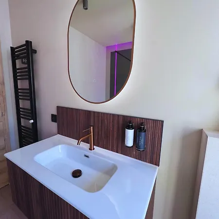 Harmony Avec Balnéo * Angers