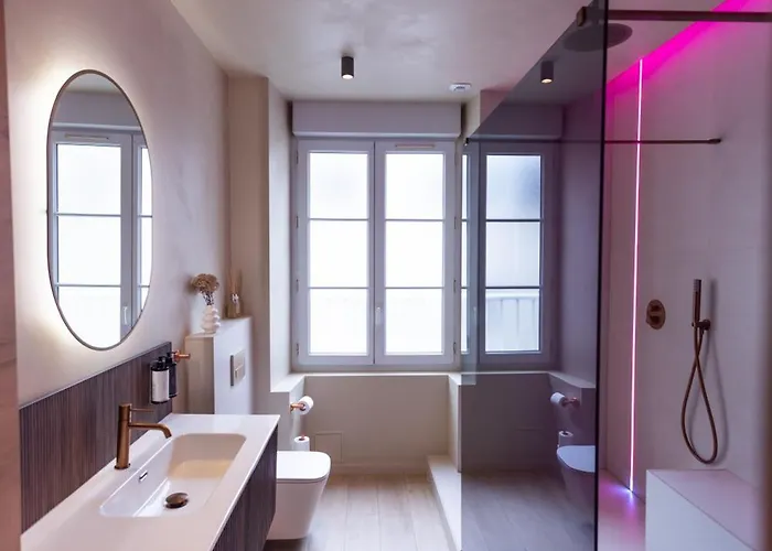 Harmony Avec Balneo * Angers